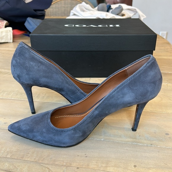 Coach suede heel women size 8B midnight navy - Picture 4 of 7